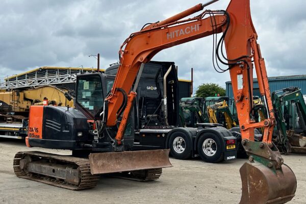 HITACHI ZAXIS 85 USB