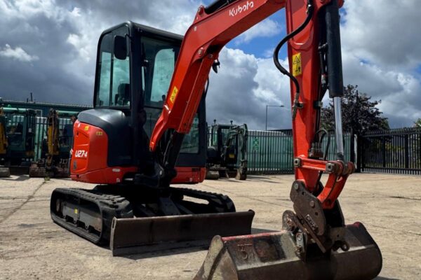 KUBOTA U27-4